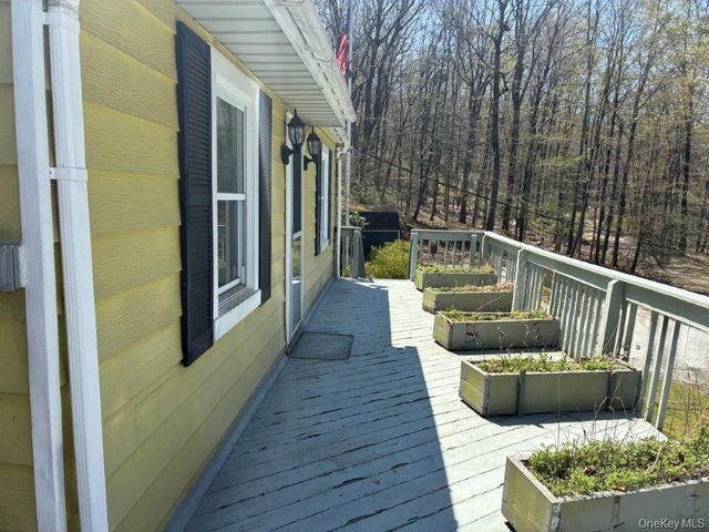 303 Buttermilk Falls Road, Warwick, NY 10990