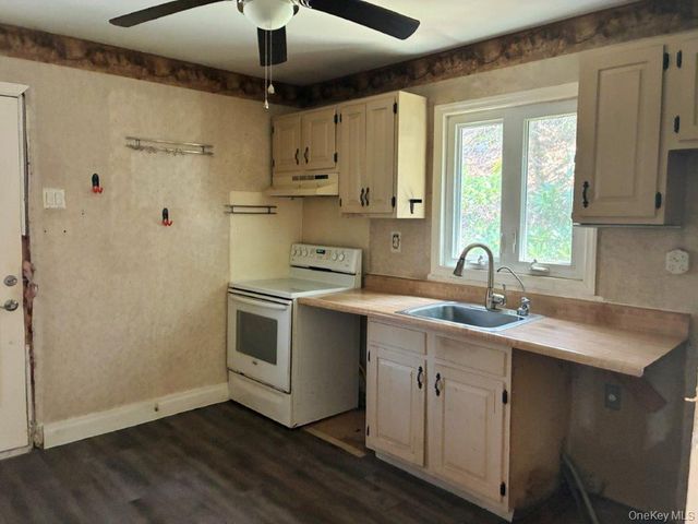 303 Buttermilk Falls Road, Warwick, NY 10990