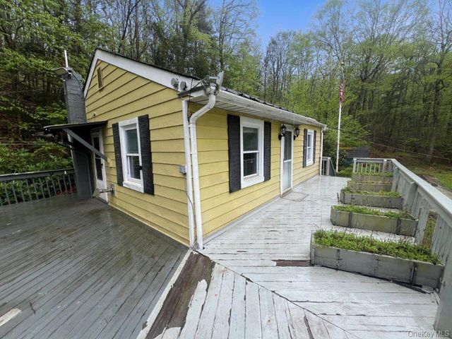 303 Buttermilk Falls Road, Warwick, NY 10990