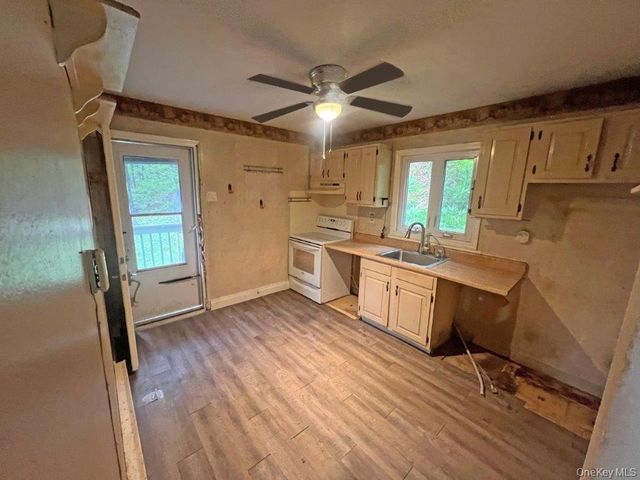 303 Buttermilk Falls Road, Warwick, NY 10990