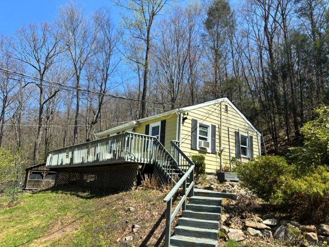 303 Buttermilk Falls Road, Warwick, NY 10990
