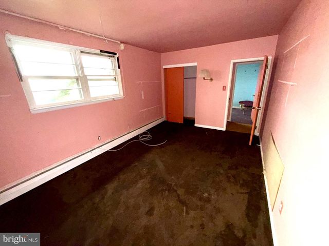 1053 CLAYTON RD, Williamstown, NJ 08094