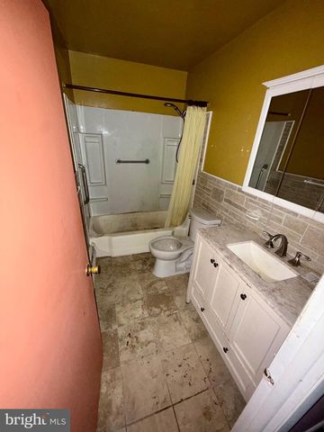 1053 CLAYTON RD, Williamstown, NJ 08094