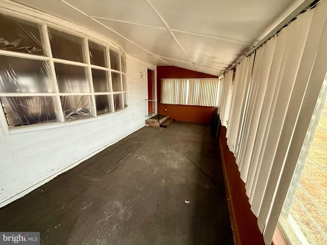 1053 CLAYTON RD, Williamstown, NJ 08094