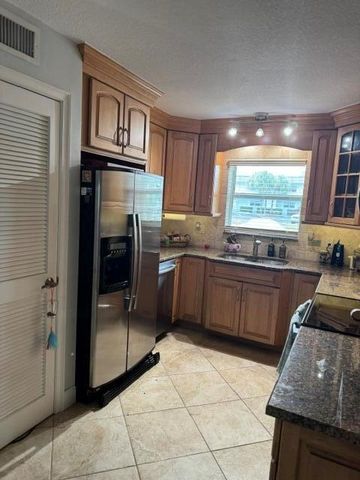 121 Wettaw Lane 115, North Palm Beach, FL 33408