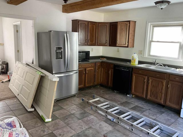 786 County Rt 24, Corinth, NY 12822