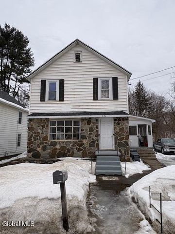 786 County Rt 24, Corinth, NY 12822