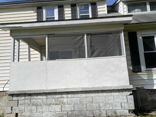 786 County Rt 24, Corinth, NY 12822