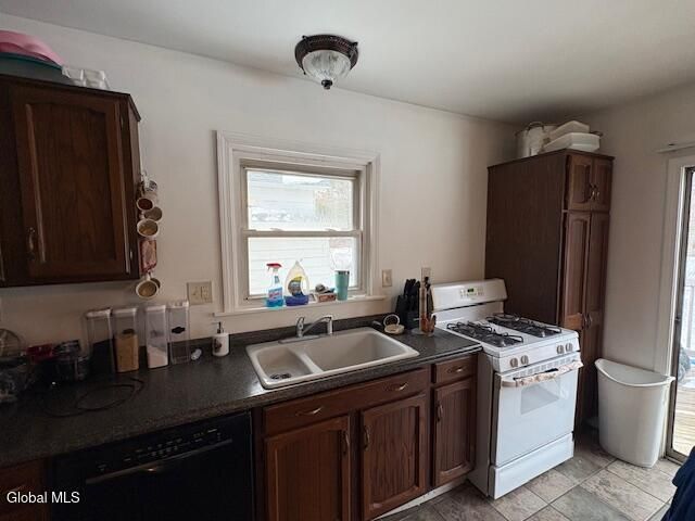 786 County Rt 24, Corinth, NY 12822