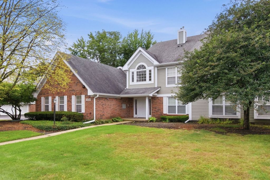 5S530 Paxton Drive A, Naperville, IL 60563