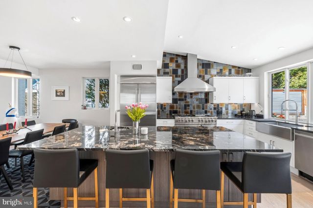 5507 MACARTHUR BLVD NW, Washington, DC 20016