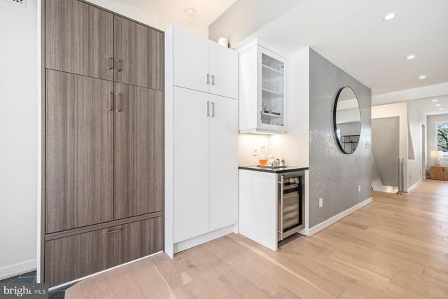 5507 MACARTHUR BLVD NW, Washington, DC 20016