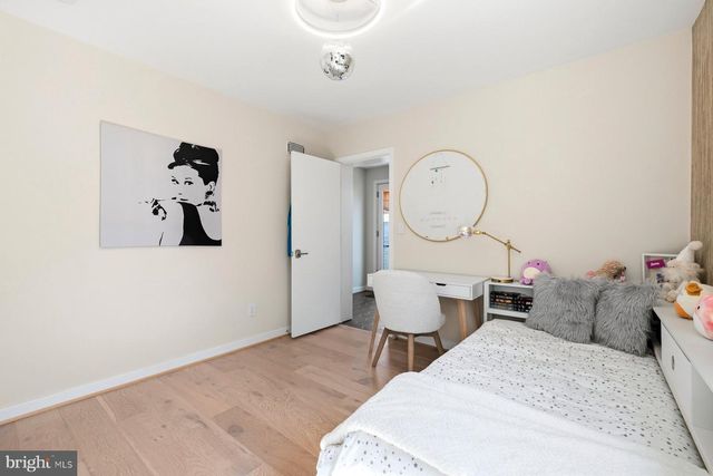 5507 MACARTHUR BLVD NW, Washington, DC 20016