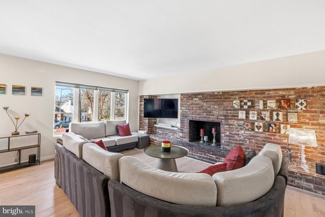 5507 MACARTHUR BLVD NW, Washington, DC 20016