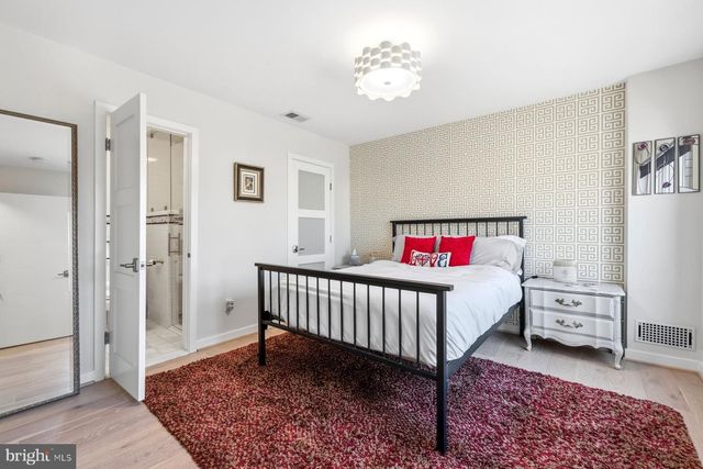 5507 MACARTHUR BLVD NW, Washington, DC 20016