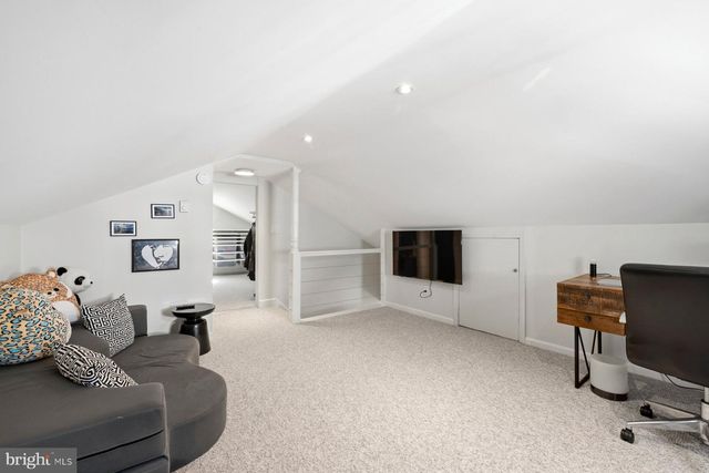 5507 MACARTHUR BLVD NW, Washington, DC 20016