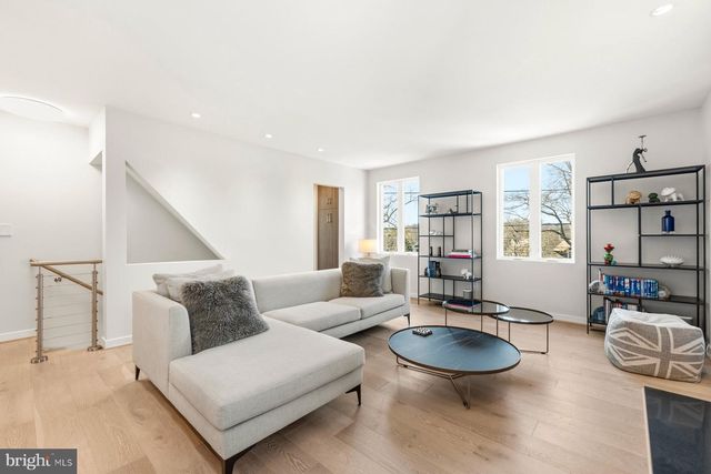 5507 MACARTHUR BLVD NW, Washington, DC 20016