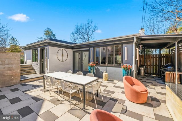 5507 MACARTHUR BLVD NW, Washington, DC 20016