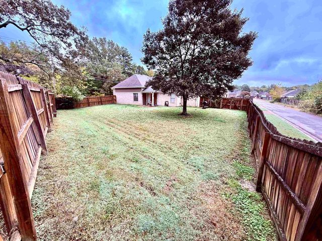 8833 MACON RD, Memphis, TN 38018