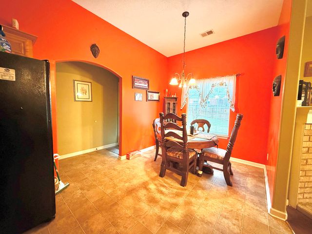 8833 MACON RD, Memphis, TN 38018