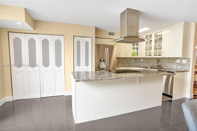 2421 NE 10th St 153, Hallandale Beach, FL 33009