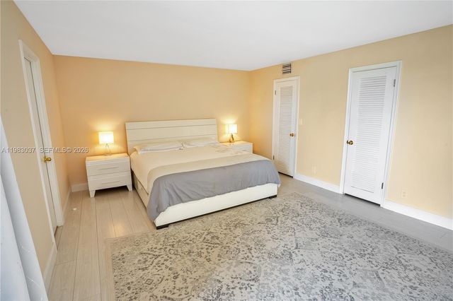 2421 NE 10th St 153, Hallandale Beach, FL 33009