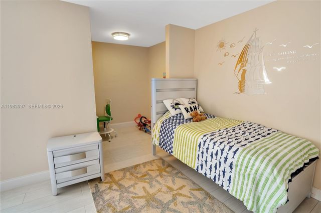 2421 NE 10th St 153, Hallandale Beach, FL 33009