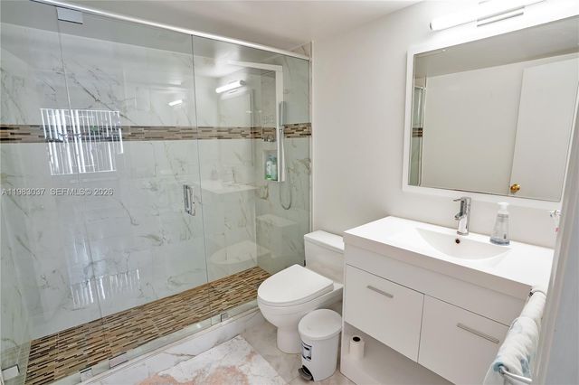 2421 NE 10th St 153, Hallandale Beach, FL 33009