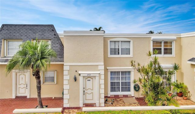 2421 NE 10th St 153, Hallandale Beach, FL 33009