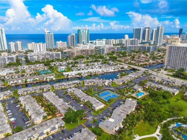 2421 NE 10th St 153, Hallandale Beach, FL 33009