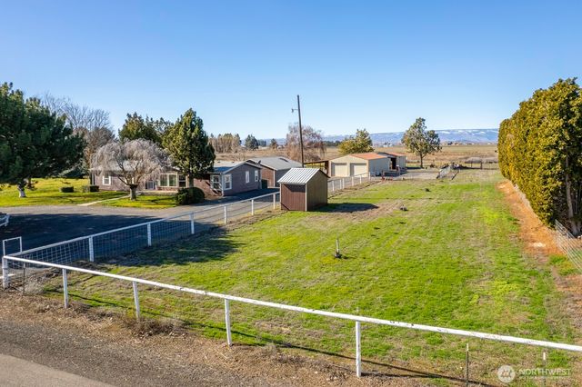 9116 Road P NW, Quincy, WA 98848