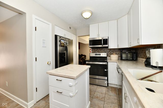 5654 Orchardgrass Lane, Indianapolis, IN 46254