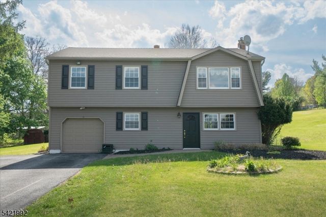 15 Carol Dr, Vernon Twp., NJ 07418