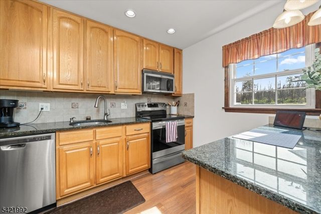 15 Carol Dr, Vernon Twp., NJ 07418