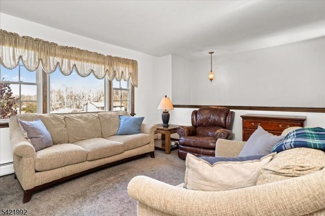 15 Carol Dr, Vernon Twp., NJ 07418