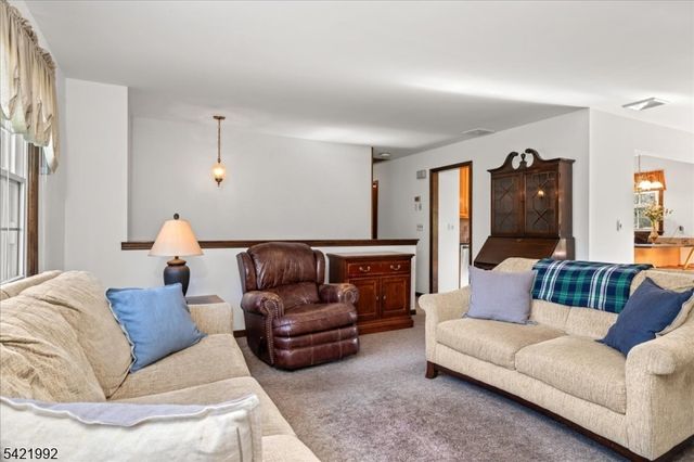 15 Carol Dr, Vernon Twp., NJ 07418