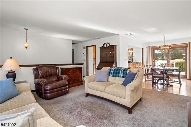 15 Carol Dr, Vernon Twp., NJ 07418