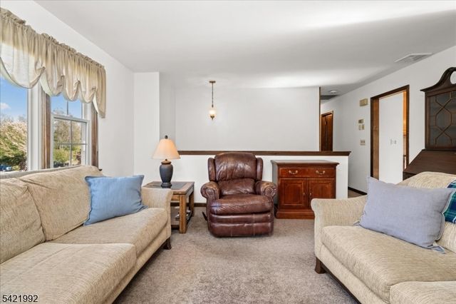 15 Carol Dr, Vernon Twp., NJ 07418