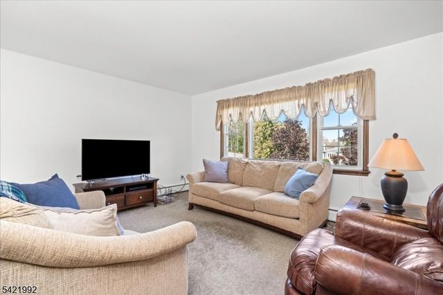 15 Carol Dr, Vernon Twp., NJ 07418