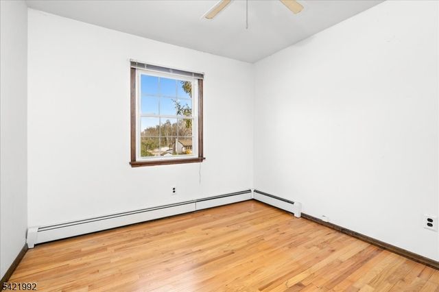 15 Carol Dr, Vernon Twp., NJ 07418