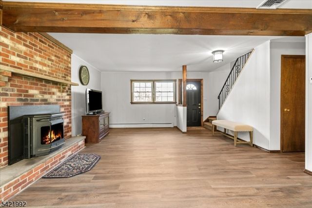 15 Carol Dr, Vernon Twp., NJ 07418