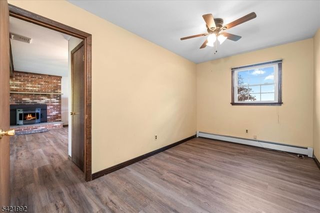 15 Carol Dr, Vernon Twp., NJ 07418