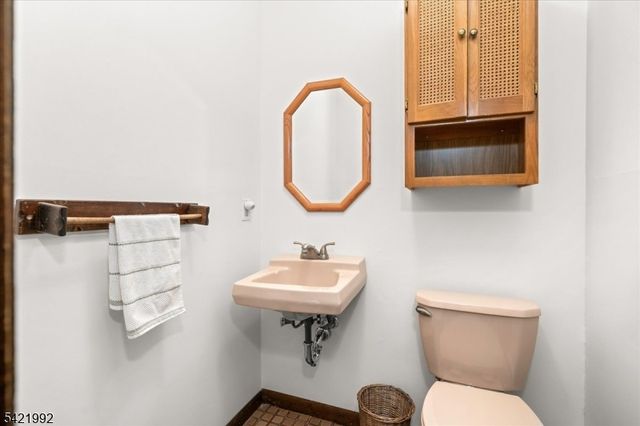 15 Carol Dr, Vernon Twp., NJ 07418