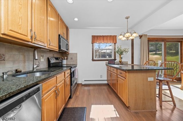 15 Carol Dr, Vernon Twp., NJ 07418