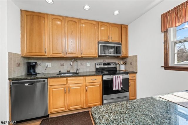15 Carol Dr, Vernon Twp., NJ 07418