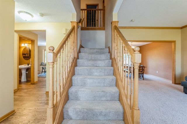 7322 Oakwood Drive, Urbandale, IA 50322