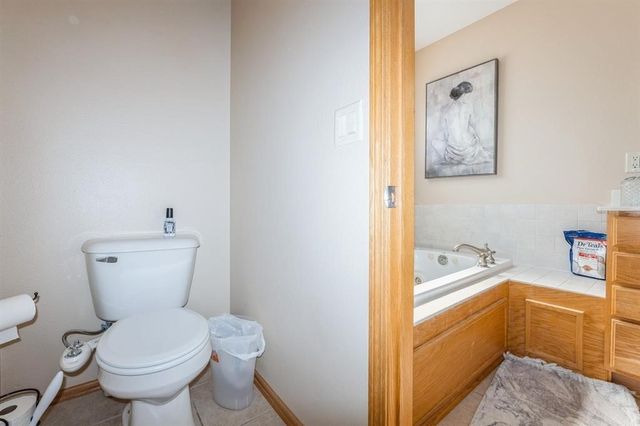 7322 Oakwood Drive, Urbandale, IA 50322