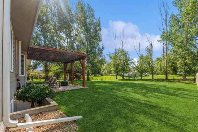 7322 Oakwood Drive, Urbandale, IA 50322