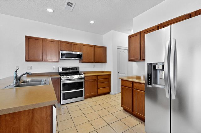 2416 PELIZZANO Drive SE, Rio Rancho, NM 87124