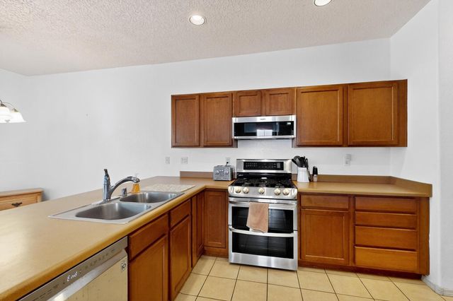 2416 PELIZZANO Drive SE, Rio Rancho, NM 87124